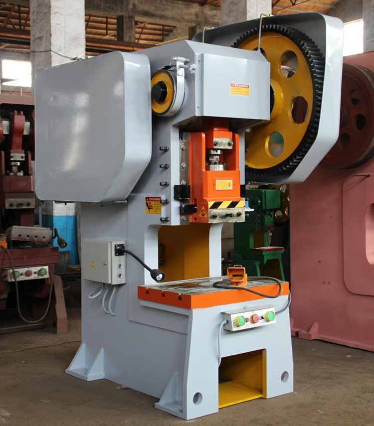 Pneumatic punching machine